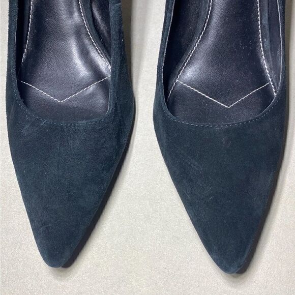 NWOB MSRP $229 Charles David Denise Suede Pointy Toe Pumps Women's Size 9.5 - Picture 3 of 6